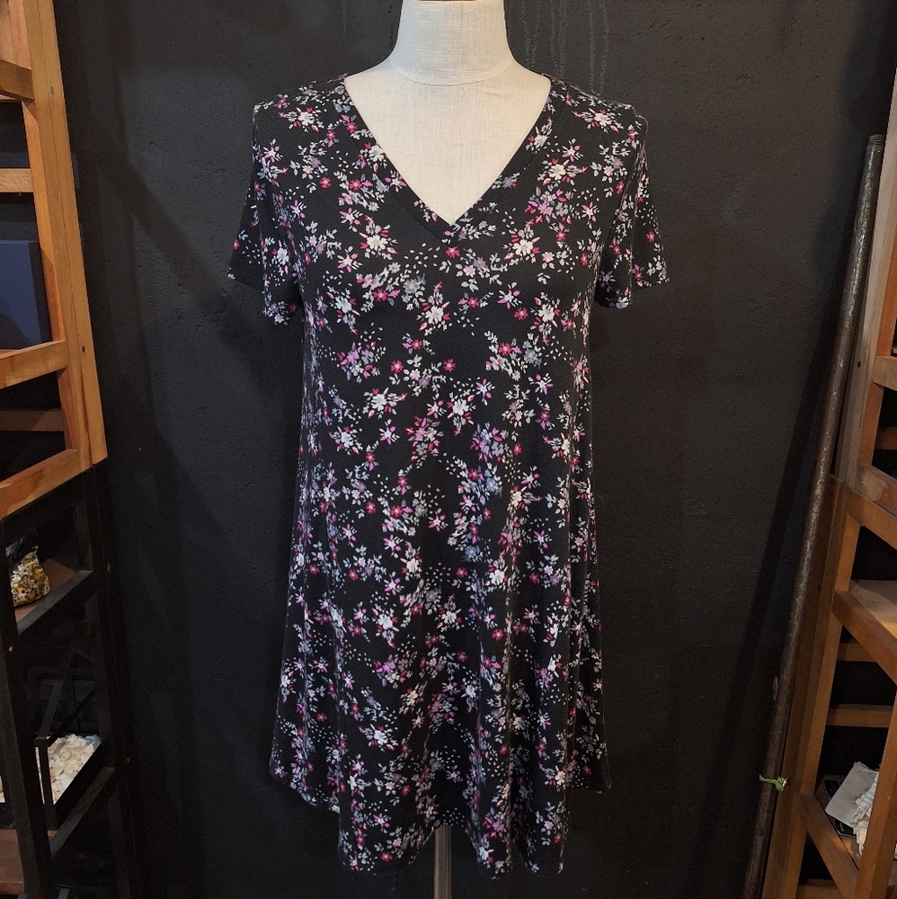 West Loop Black Floral V-Neck Summer Dress Medium
